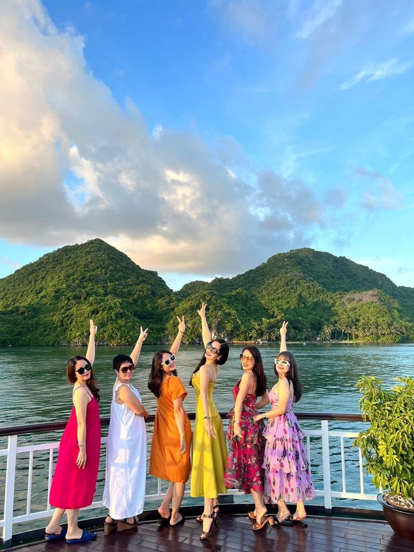 Du thuyền Dora cruise 5 sao vịnh Lan Hạ