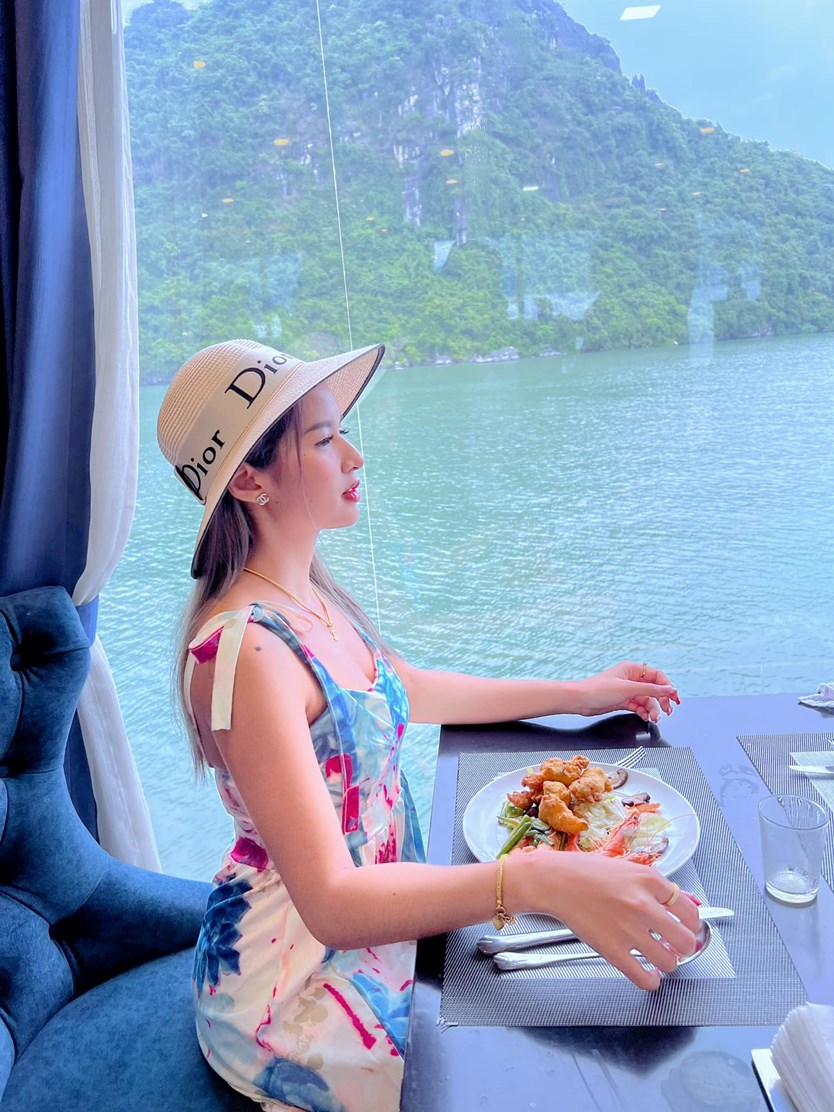 Du thuyền Le Theatre cruise 5 sao Lan Hạ