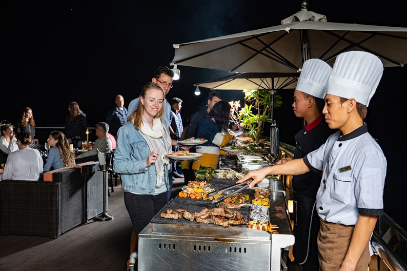 Du thuyền Stellar of the Seas chuẩn 5 sao