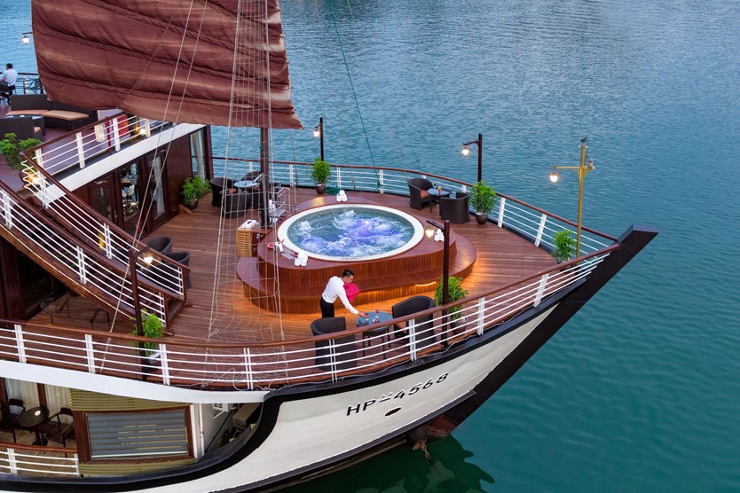 Du thuyền Orchid Classic cruise 5 sao vịnh Lan Hạ