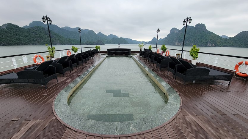 Du thuyền Le Theatre cruise 5 sao Lan Hạ