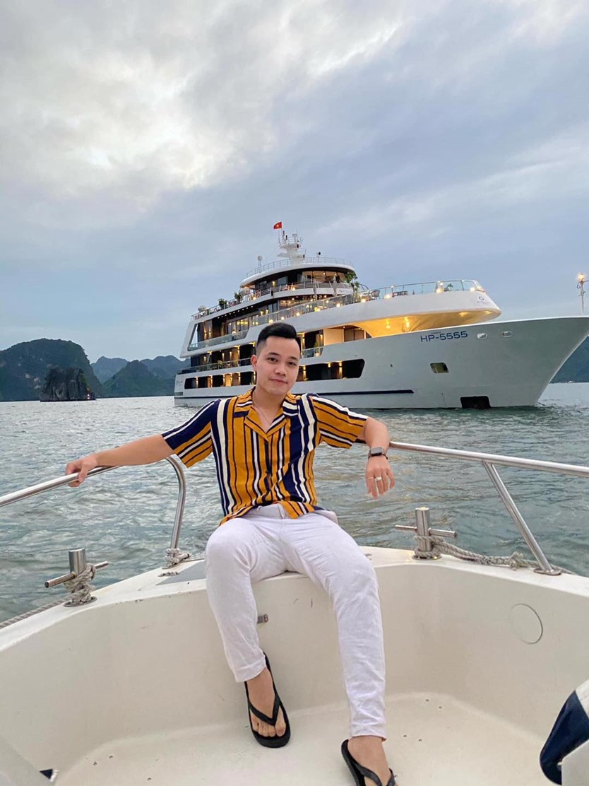 Du thuyền Stellar of the Seas chuẩn 5 sao