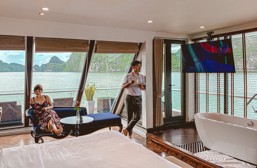 Du thuyền Stellar of the Seas chuẩn 5 sao