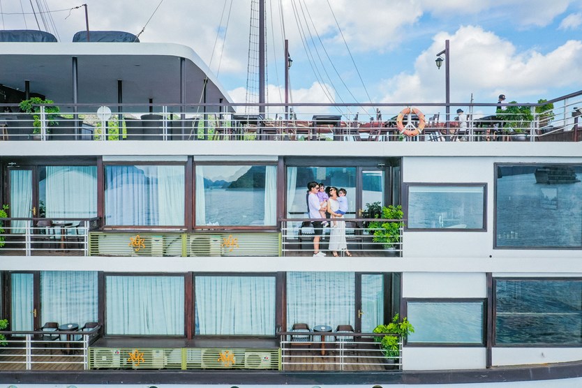 Du thuyền Orchid Classic cruise 5 sao vịnh Lan Hạ