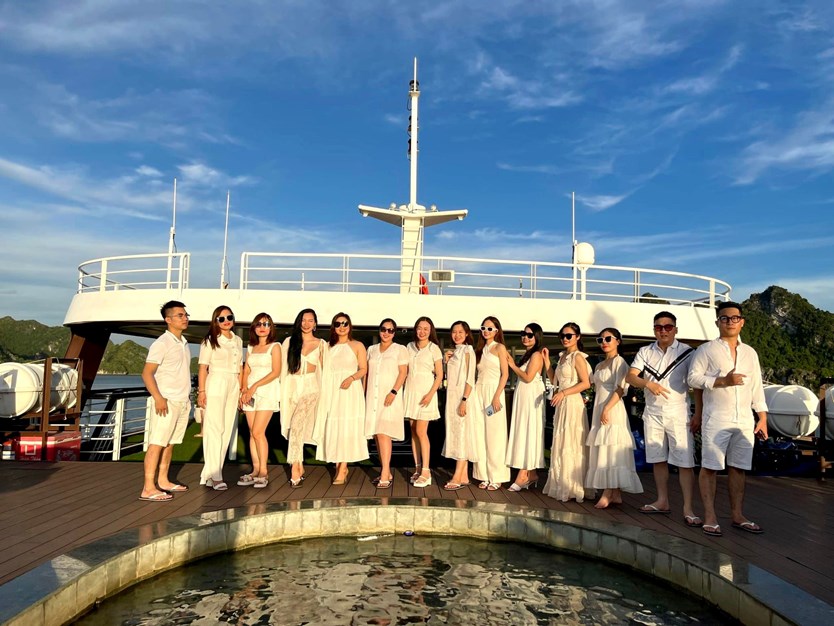 Du thuyền Le Theatre cruise 5 sao Lan Hạ