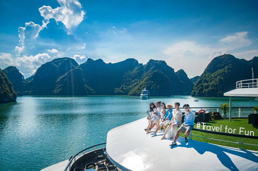 Du thuyền Le Theatre cruise 5 sao Lan Hạ