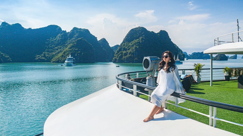 Du thuyền Le Theatre cruise 5 sao Lan Hạ