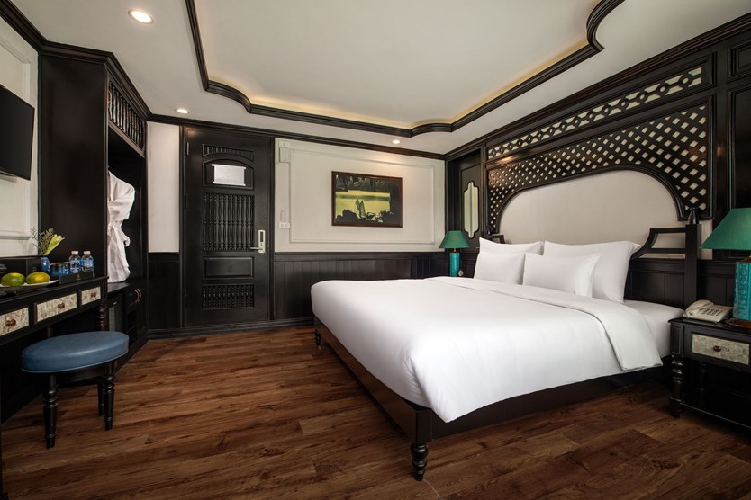 Du thuyền Doris cruise 5 sao vịnh Lan Hạ