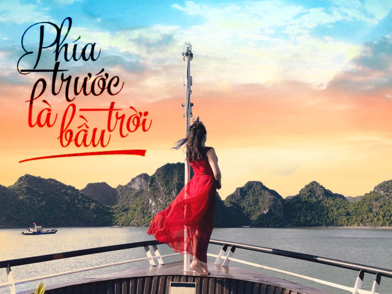 Du thuyền Dora cruise 5 sao vịnh Lan Hạ 1 Khách chụp ảnh mũi tàu du thuyền 5 sao vịnh Lan Hạ tựa như phim Titanic