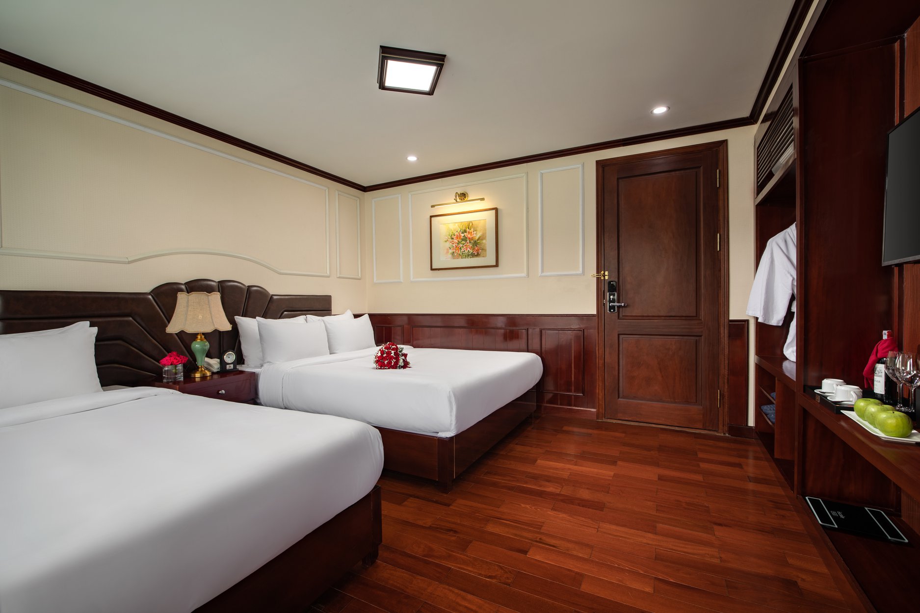 Du thuyền Dora cruise 5 sao vịnh Lan Hạ 12 Phòng Senior TPL du thuyền Dora cruise