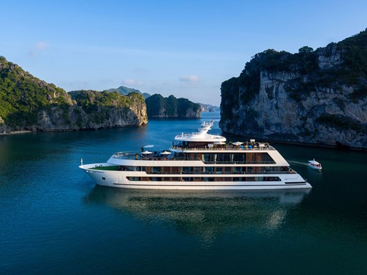 Du thuyền Stellar of the Seas chuẩn 5 sao