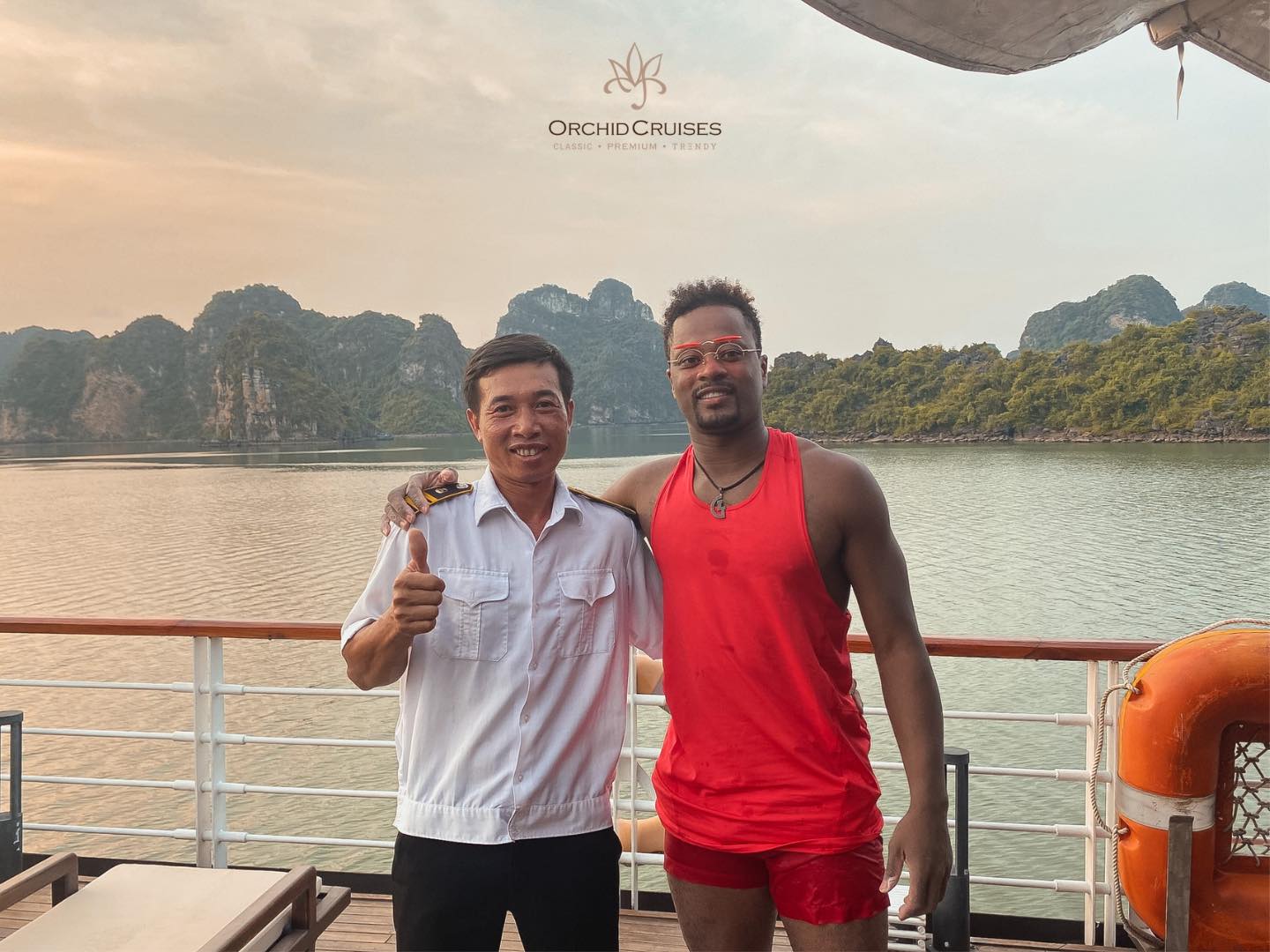 Cựu cầu thủ huyền thoại của Manchester United - Patrice Evra đã lựa chọn du thuyền hạng sang với 5 cabin duy nhất Orchid Premium cruise trong chuyến nghỉ dưỡng tại Việt Nam