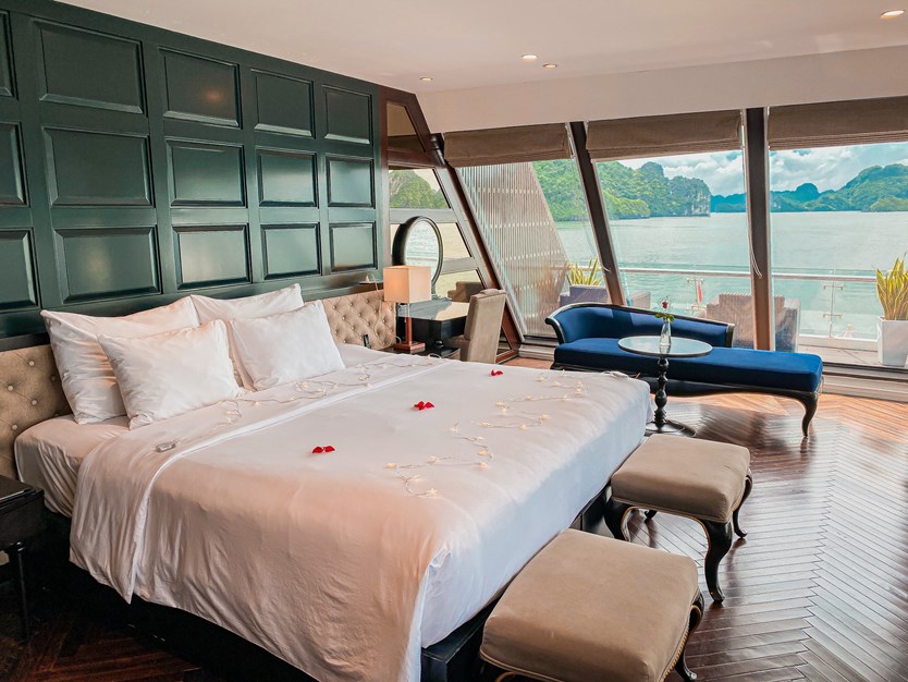 Du thuyền Stellar of the Seas chuẩn 5 sao