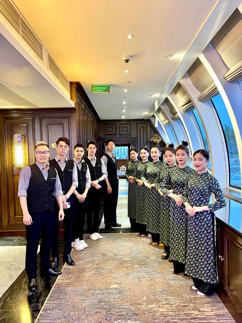 Du thuyền nhà hàng Paradise Delight Hạ Long