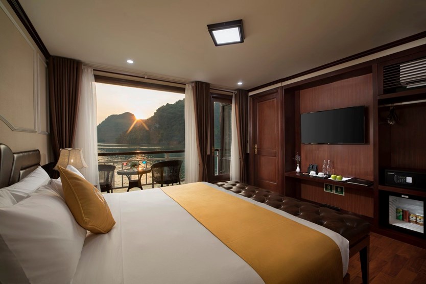 Du thuyền Dora cruise 5 sao vịnh Lan Hạ