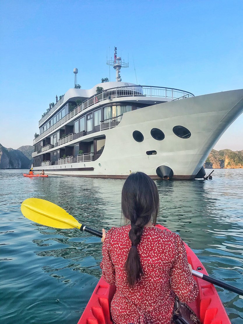 Du thuyền Dora cruise 5 sao vịnh Lan Hạ