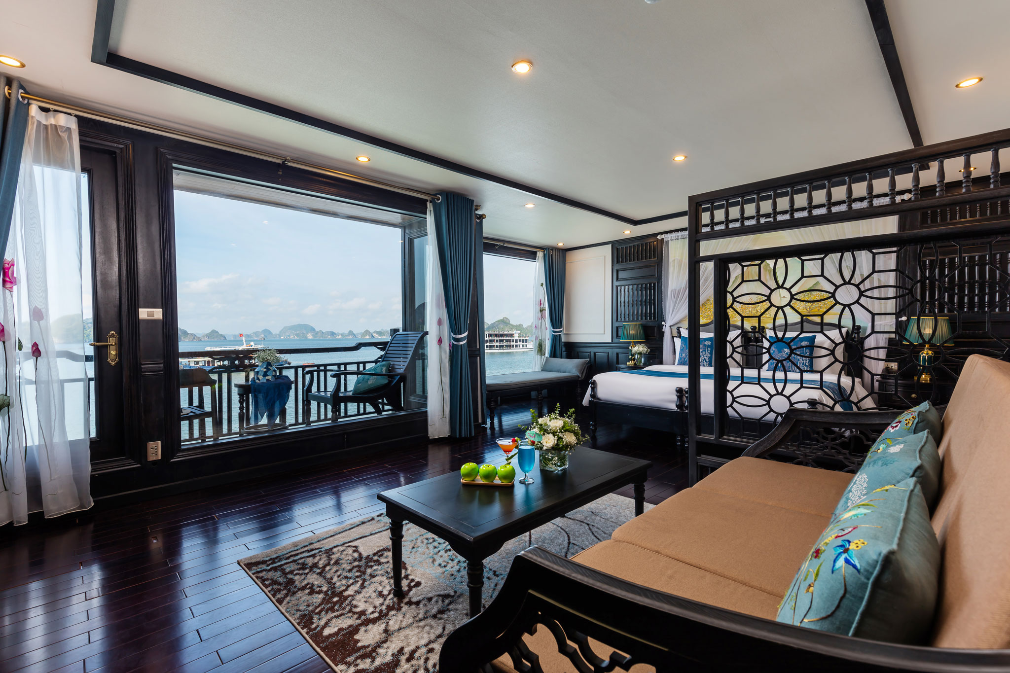 Du thuyền La Regina Grand 5 sao vịnh Lan Hạ 13 Hạng phòng Lan Ha Junior Grand Suite du thuyền 5* La Regina Grand cruise vịnh Lan Hạ