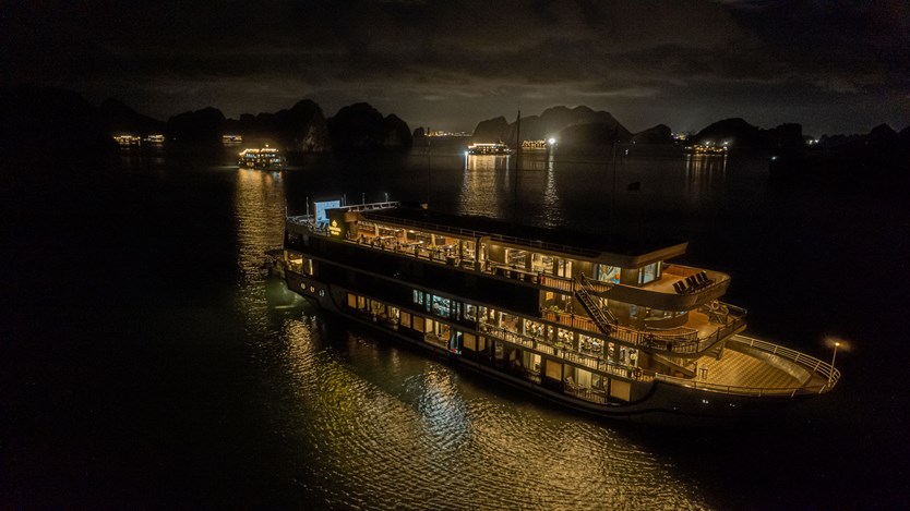 Du thuyền La Regina Grand 5 sao vịnh Lan Hạ