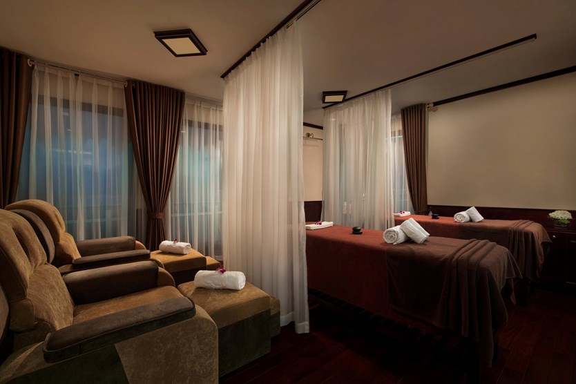 Du thuyền Dora cruise 5 sao vịnh Lan Hạ