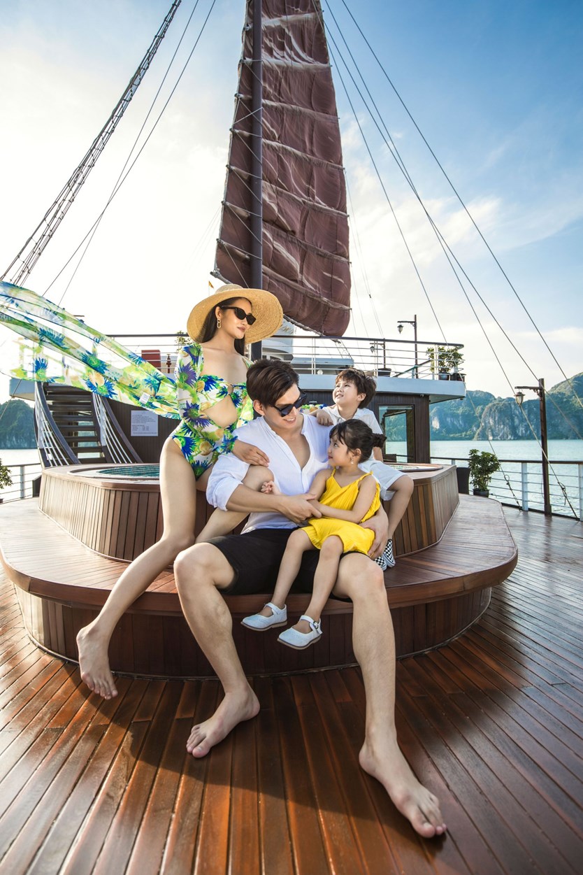 Du thuyền Orchid Classic cruise 5 sao vịnh Lan Hạ