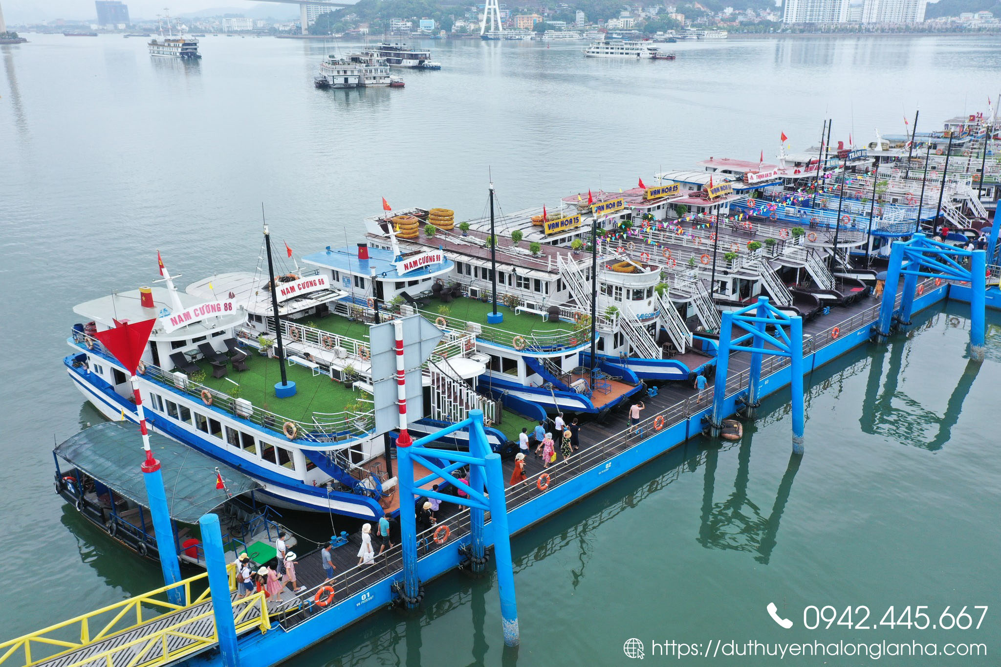 Bảng giá tàu ghép thăm vịnh Hạ Long 2025 mới nhất 9 Tàu thăm vịnh đỗ tại cảng Sun Group