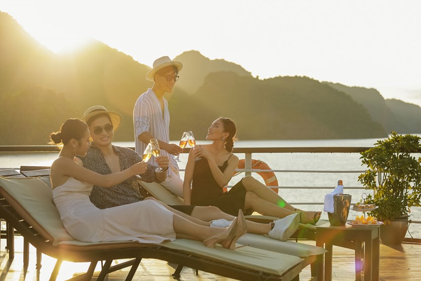 Du thuyền Orchid Classic cruise 5 sao vịnh Lan Hạ