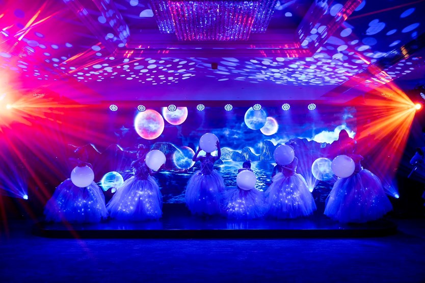 Du thuyền nhà hàng Paradise Delight Hạ Long