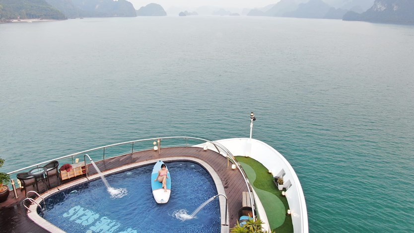 Du thuyền Stellar of the Seas chuẩn 5 sao