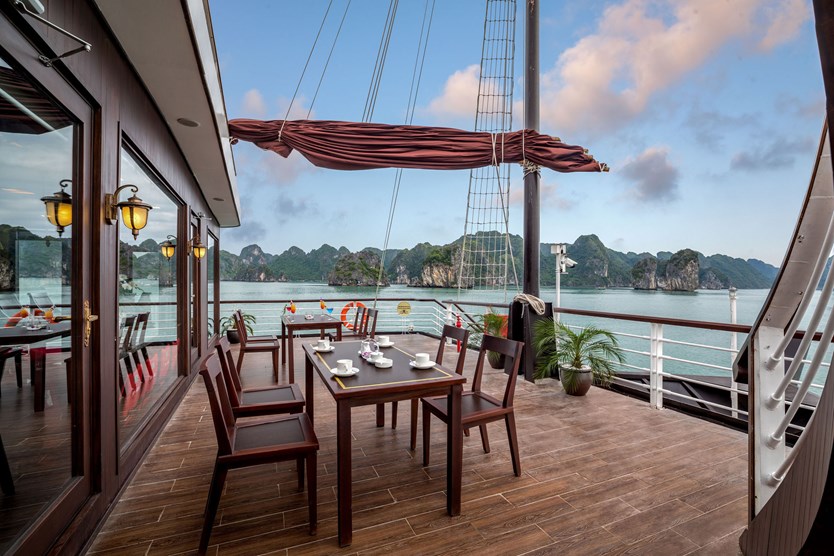 Du thuyền Orchid Trendy cruise 5 sao vịnh Lan Hạ