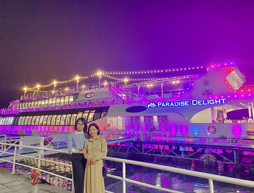 Du thuyền nhà hàng Paradise Delight Hạ Long