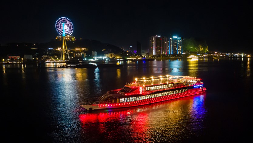 Du thuyền nhà hàng Paradise Delight Hạ Long