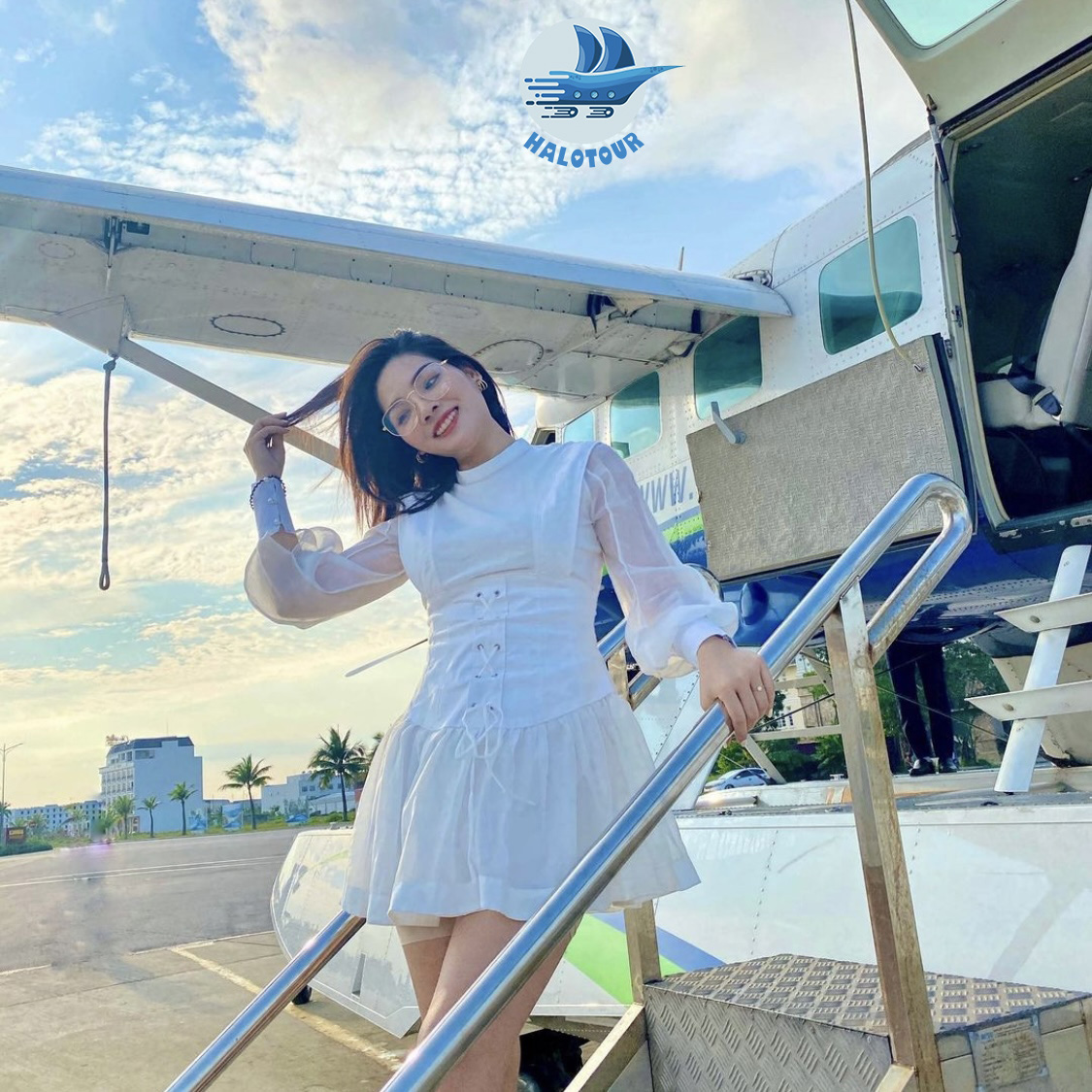 Thuỷ phi cơ vịnh Hạ Long và những điều cần biết 14 Trước và sau mỗi chuyến bay du khách được tạo điều kiện để thoải mái check in chụp ảnh với thuỷ phi cơ