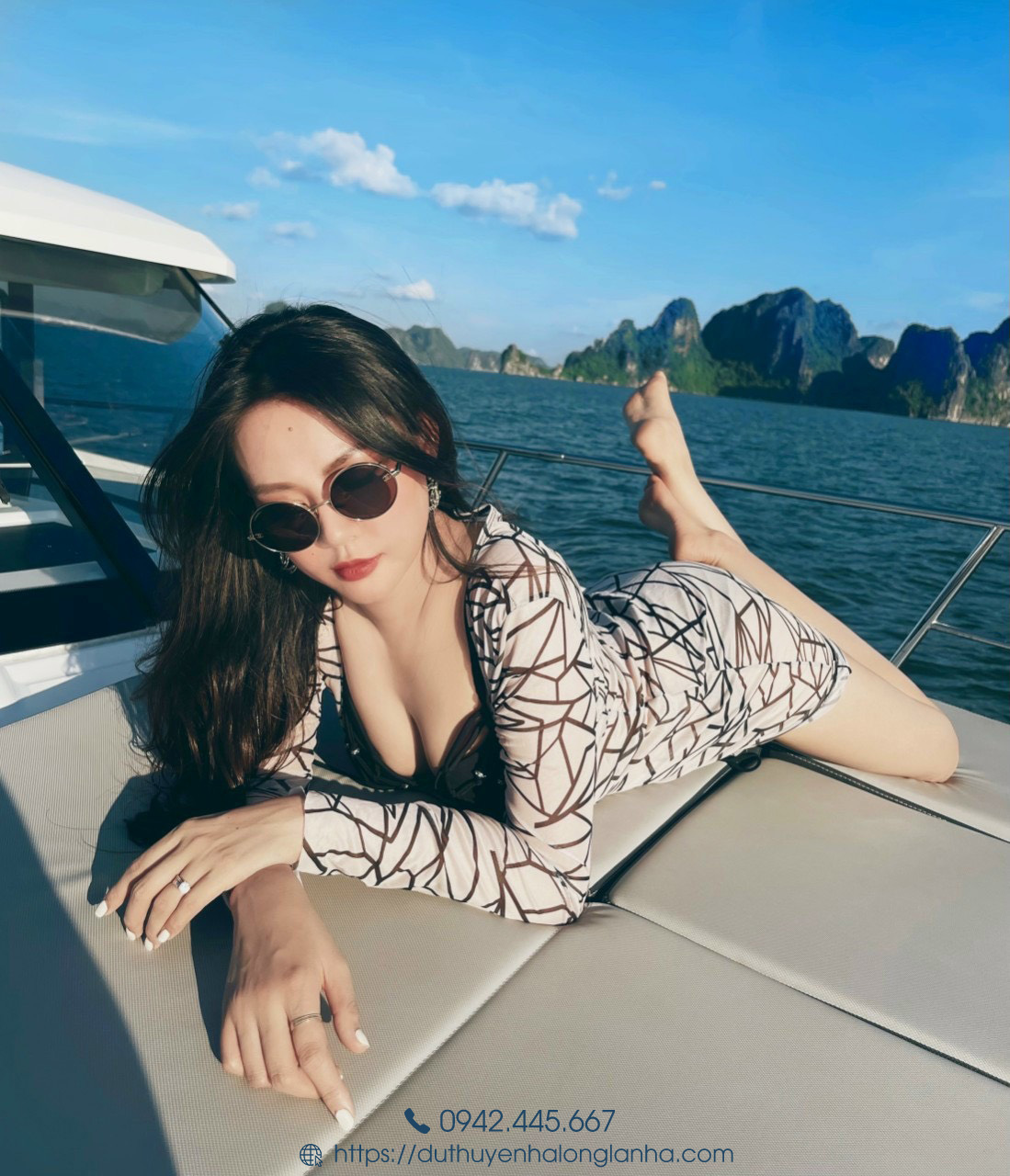 Du thuyền cá nhân hạng sang cho thuê tại Hạ Long 14 Du thuyền cá nhân hạng sang được nhiều hotgirl lựa chọn thăm quan vịnh Hạ Long vì độ sang chảnh của nó