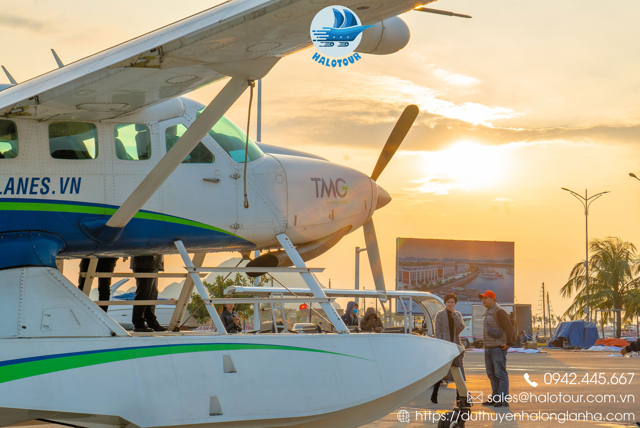 Thuỷ phi cơ vịnh Hạ Long và những điều cần biết 27 Liên hệ ngay Halotour ( chuyên trang du thuyền Hạ Long - Lan Hạ) để được tư vấn chi tiết và đặt dịch vụ thuỷ phi cơ ngắm cảnh vịnh Hạ Long đẳng cấp nhất