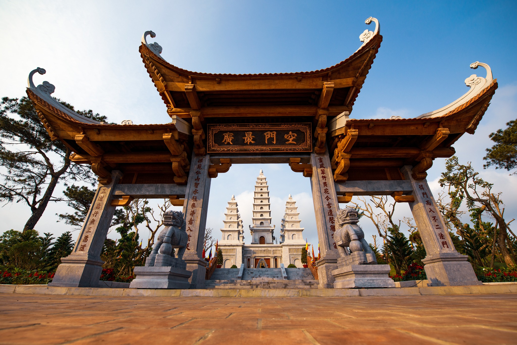 Công viên Sunworld Hạ Long Park có gì chơi??? 41 Bảo Hải Linh thông tự là địa điểm vãn cảnh tâm linh trên đỉnh Ba Đèo tại Sunworld Hạ Long, Quảng Ninh