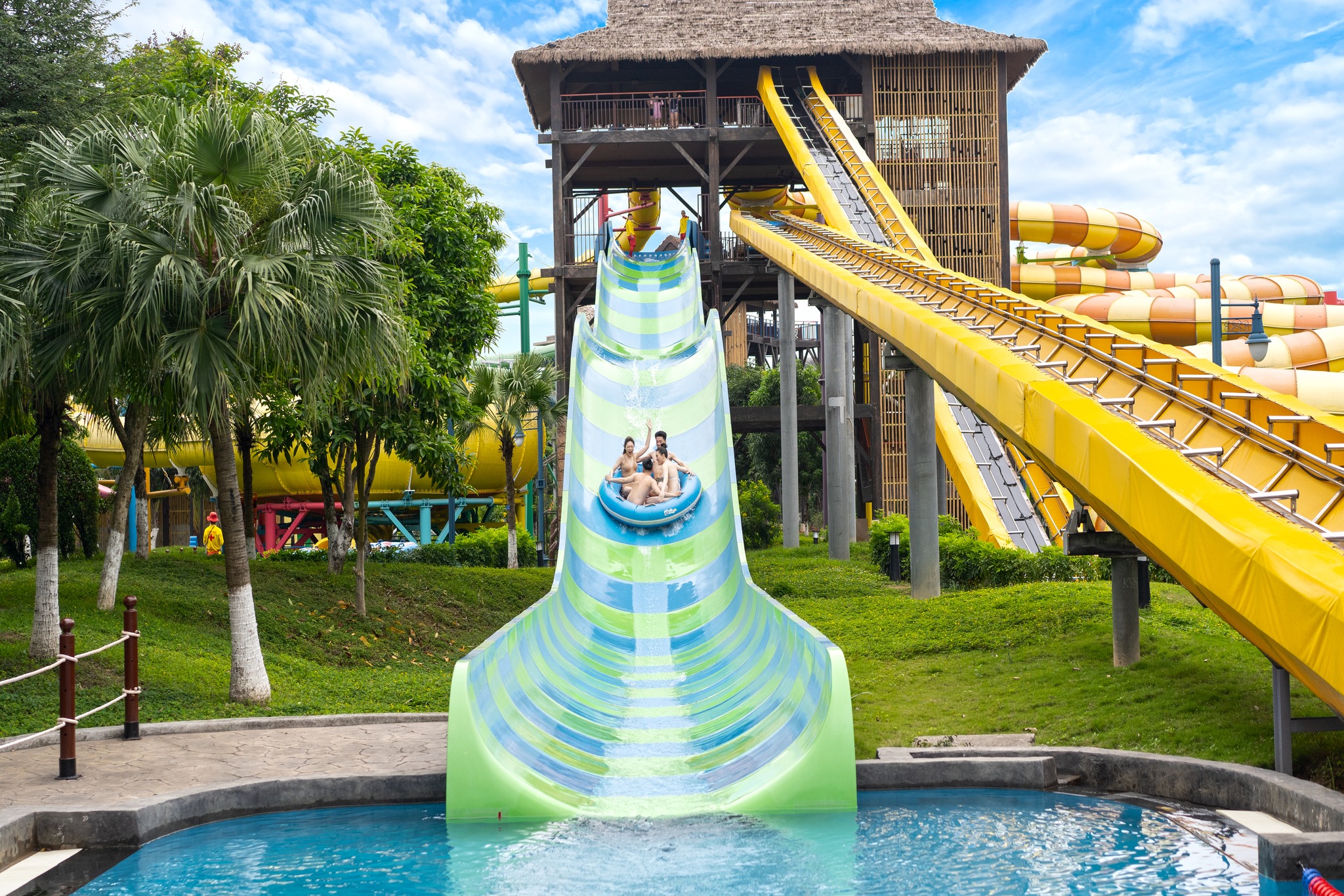 Công viên Sunworld Hạ Long Park có gì chơi??? 26 Trò đảo hải tặc tại công viên nước thuộc Sunworld Hạ Long park, Quảng Ninh