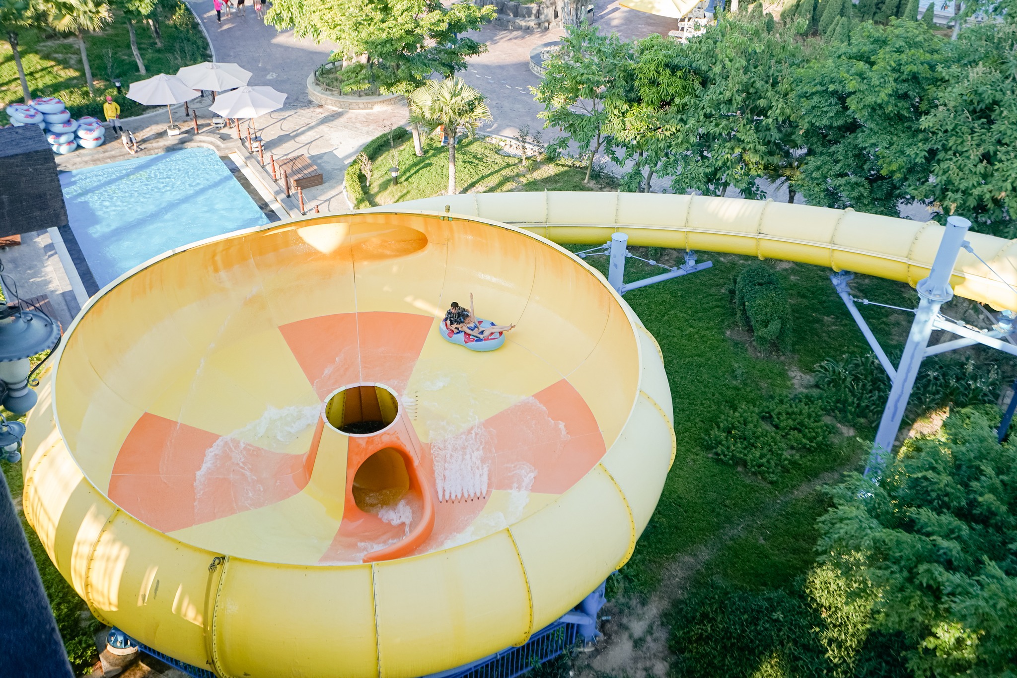 Công viên Sunworld Hạ Long Park có gì chơi??? 27 Phễu khổng lồ trong trò chơi đảo hải tặc tại công viên nước, Sunworld Hạ Long park, Quảng Ninh