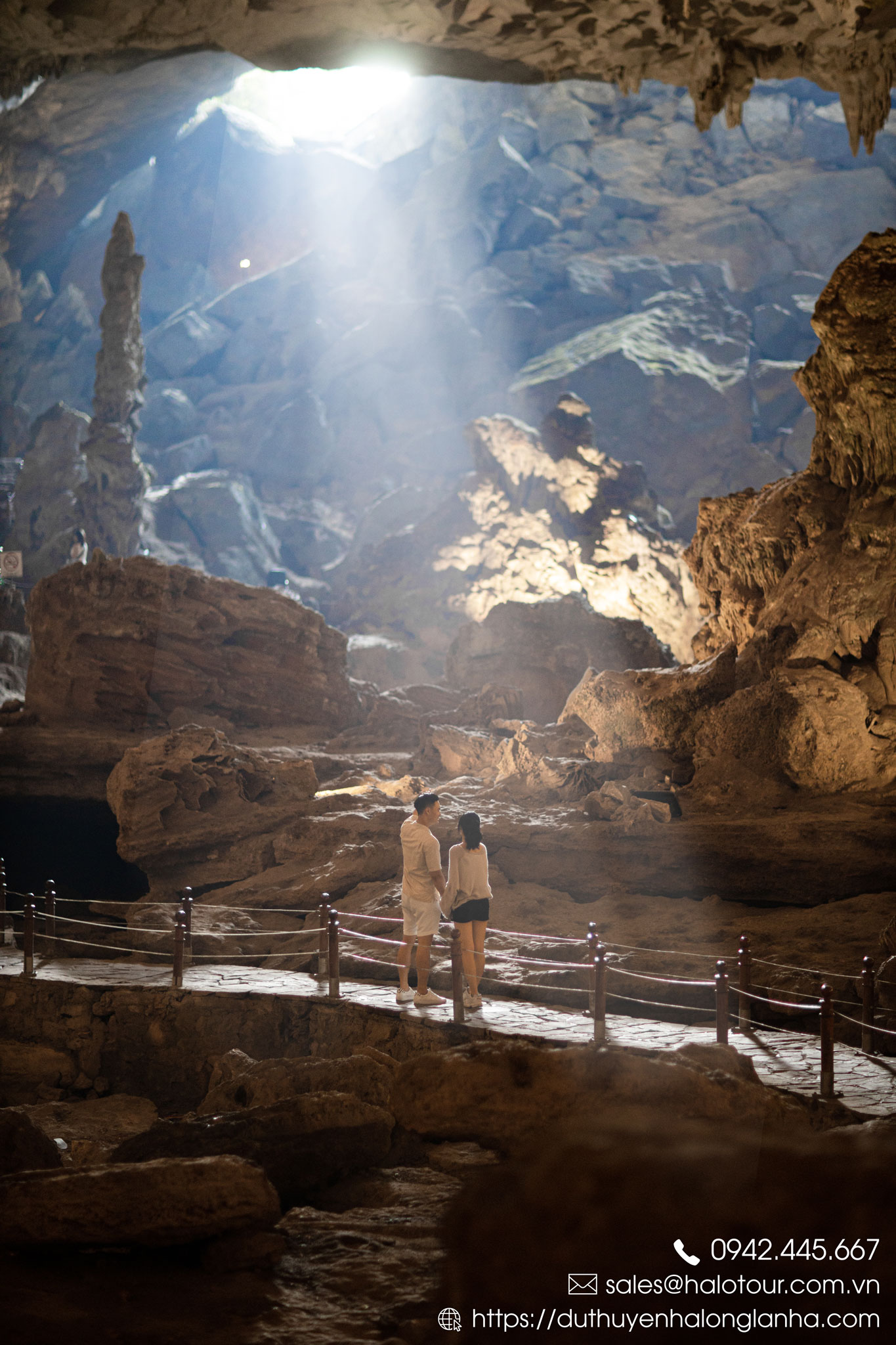 Hang Sửng Sốt 1 trong những địa điểm tham quan đẹp nhất vịnh Hạ Long thuộc tuyến 2