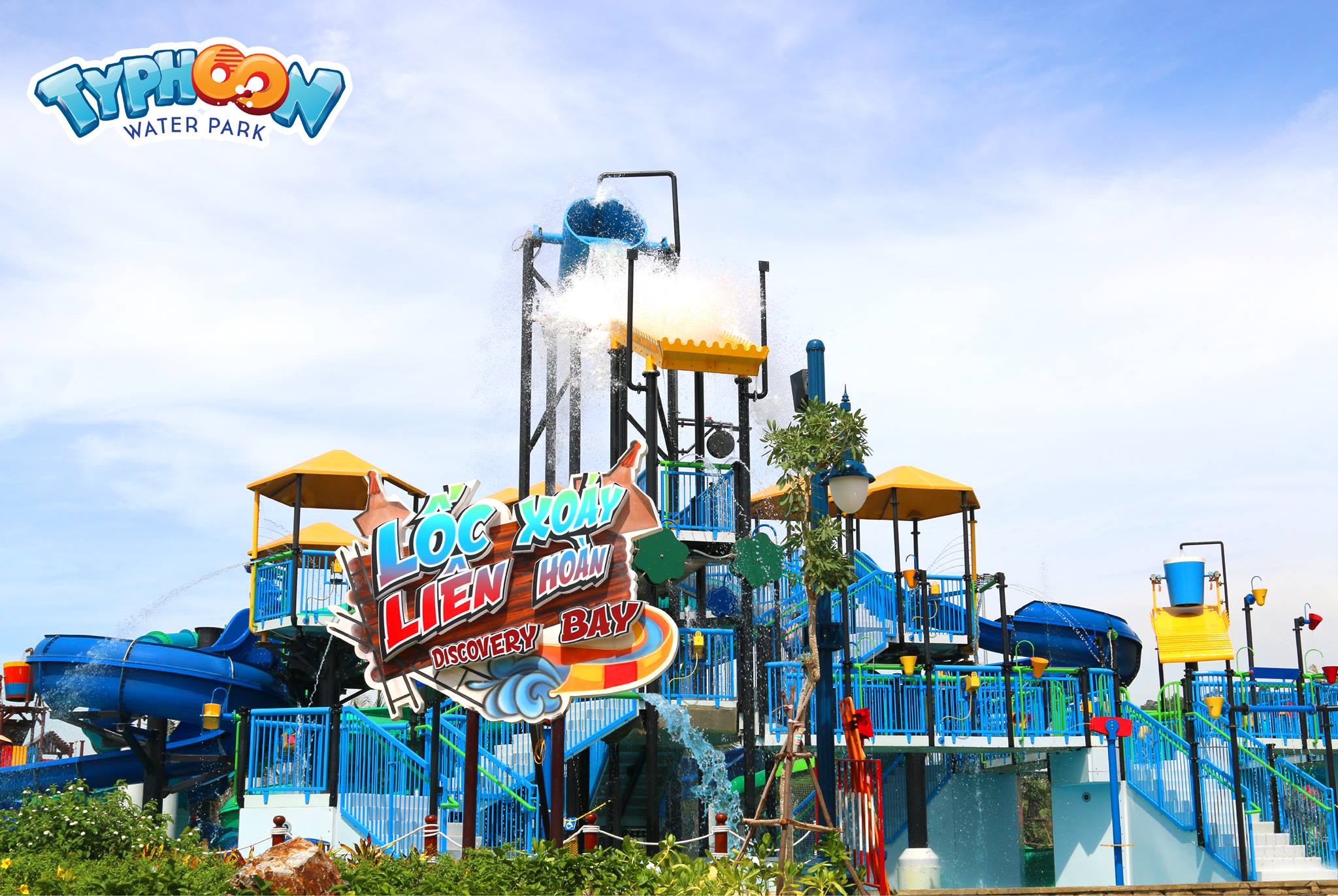 Công viên Sunworld Hạ Long Park có gì chơi??? 30 Trò lốc xoáy liên hoàn giống như cầu trượt thích hợp cho các bé chơi tại công viên nước, Sunworld Hạ Long park, Quảng Ninh