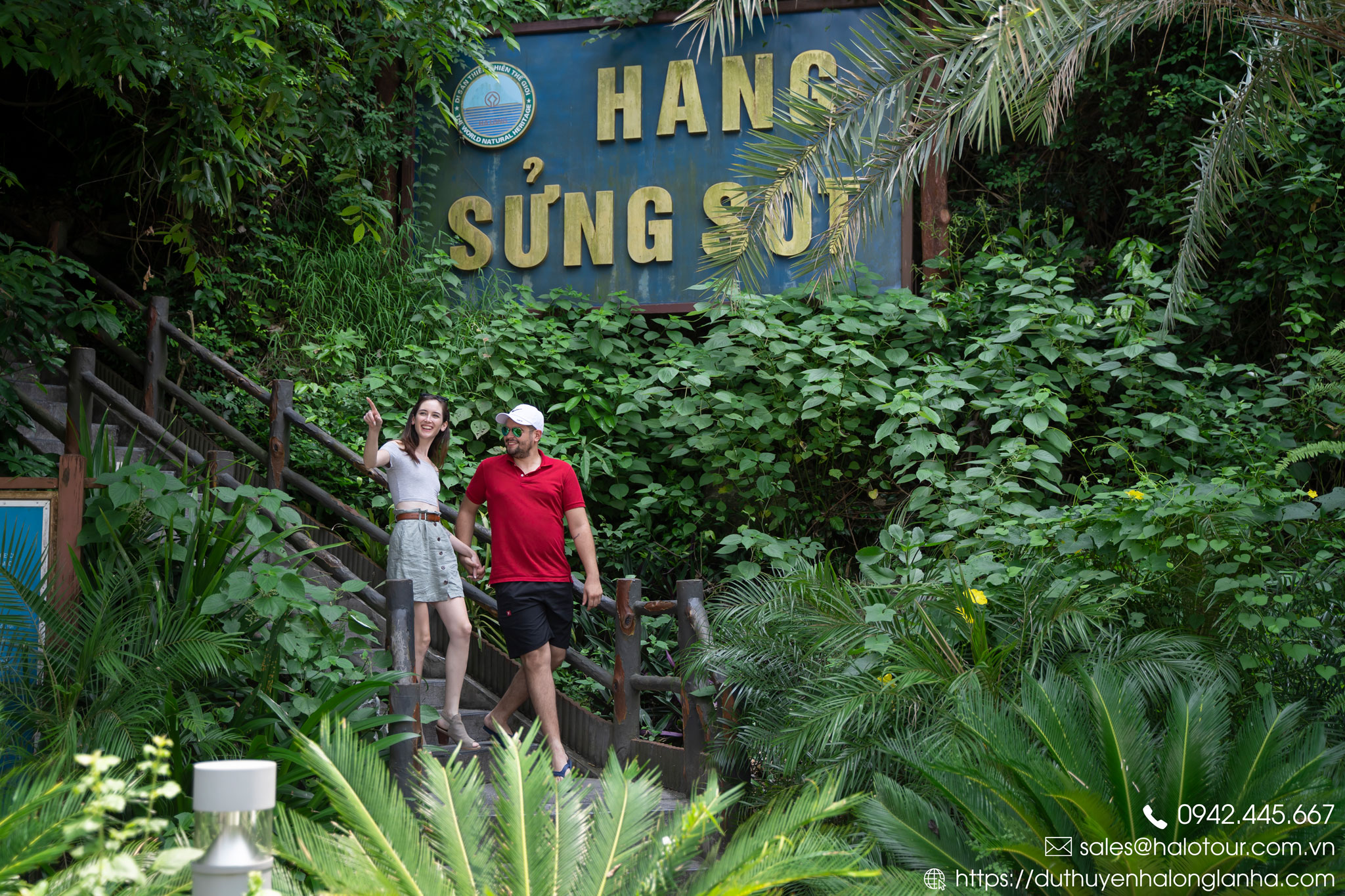 Hang Sửng Sốt là hang to đẹp nhất trên vịnh Hạ Long và là 1 trong những địa điểm tham quan không thể bỏ qua thuộc tuyến 2