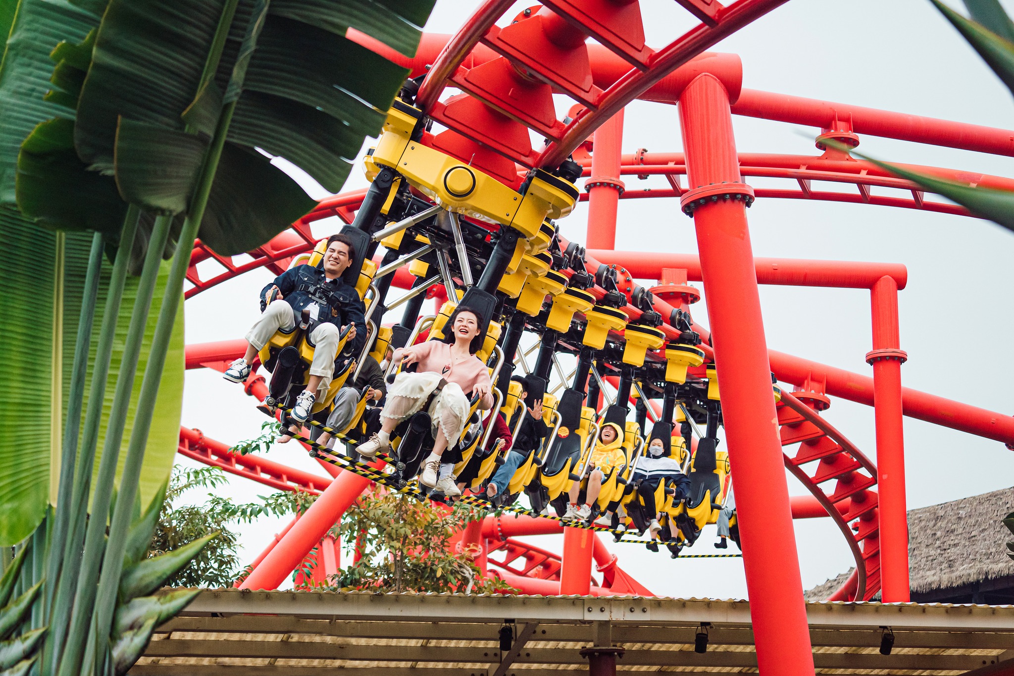 Trò Theo dấu chân rồng cảm giác mạnh trong công viên Rồng Sunworld Hạ Long Park