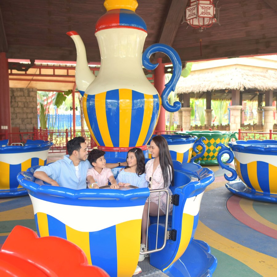 Trò Vũ điệu cốc xoay dành cho trẻ em và gia đình trong công viên Rồng Sunworld Hạ Long Park