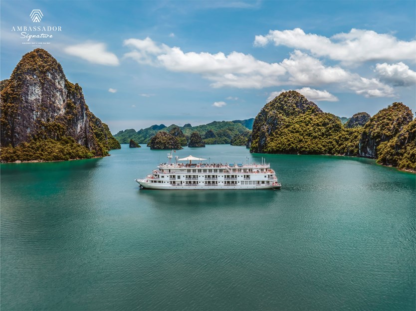 Du thuyền Ambassador Signature 5 sao vịnh Lan Hạ