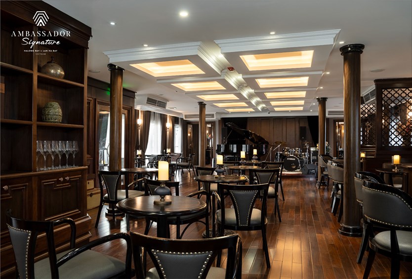 Du thuyền Ambassador Signature 5 sao vịnh Lan Hạ