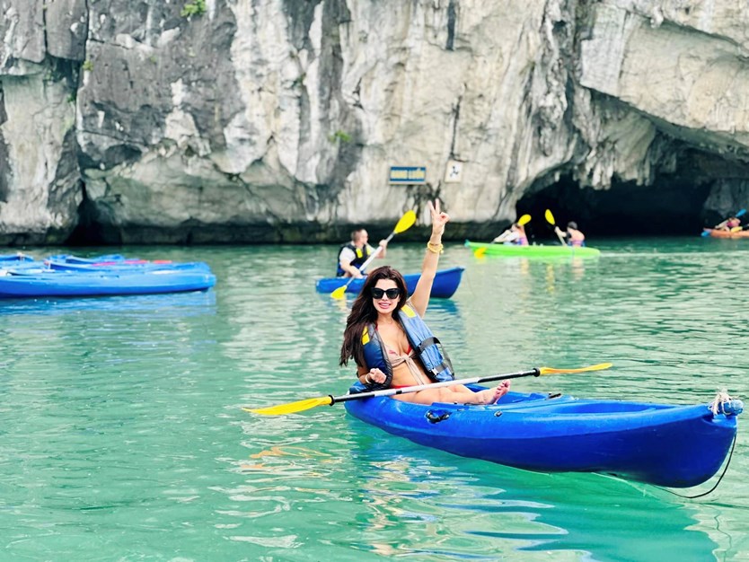 Du thuyền Iris cruise tour Hạ Long 6h trong ngày