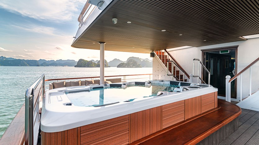 Du thuyền Iris cruise tour Hạ Long 6h trong ngày