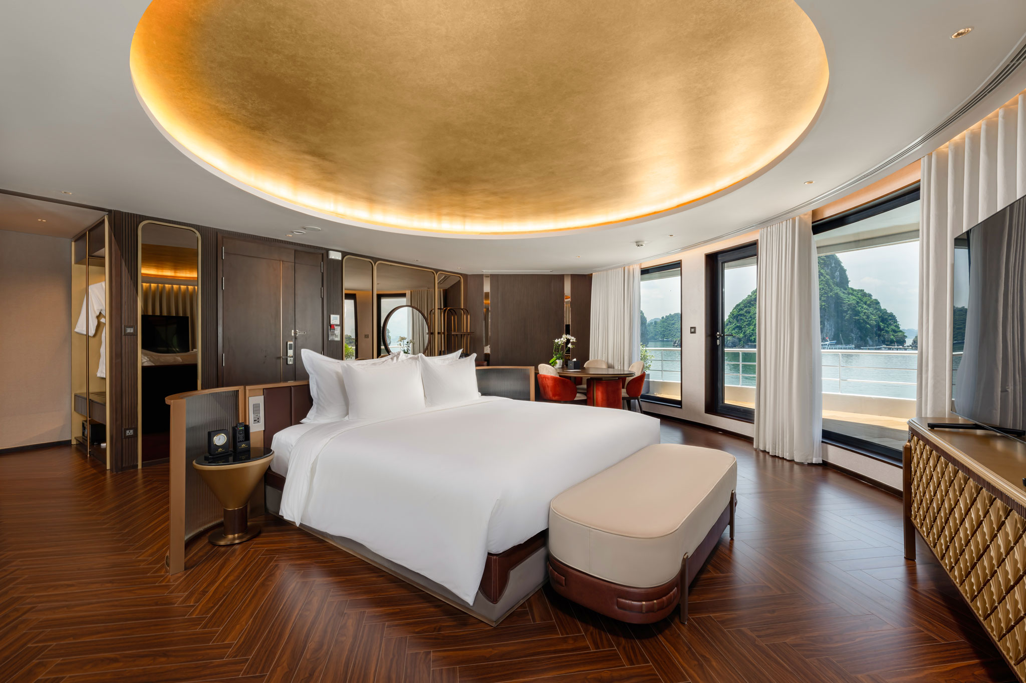 Du thuyền Sea Stars Hạ Long đẳng cấp thượng lưu 20 Phòng tổng thống 2 phòng ngủ tiêu chuẩn 4 người lớn có diện tích 198m2 là hạng phòng cao cấp nhất trên Du thuyền 5* Sea Stars cruise