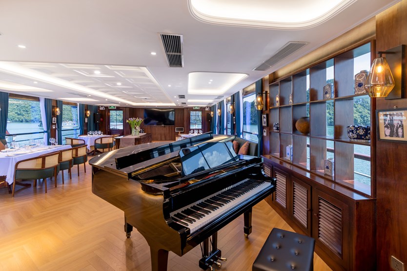 Du thuyền Iris cruise tour Hạ Long 6h trong ngày