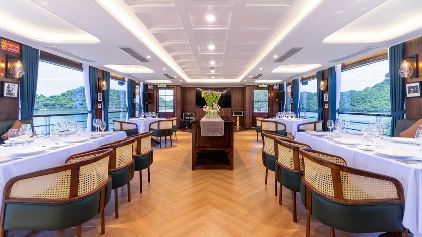 Du thuyền Iris cruise tour Hạ Long 6h trong ngày