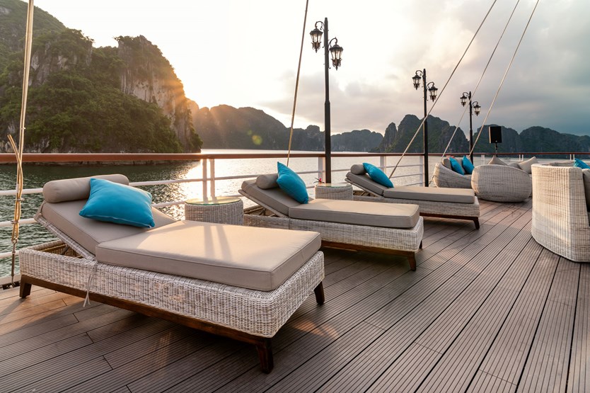 Du thuyền Iris cruise tour Hạ Long 6h trong ngày